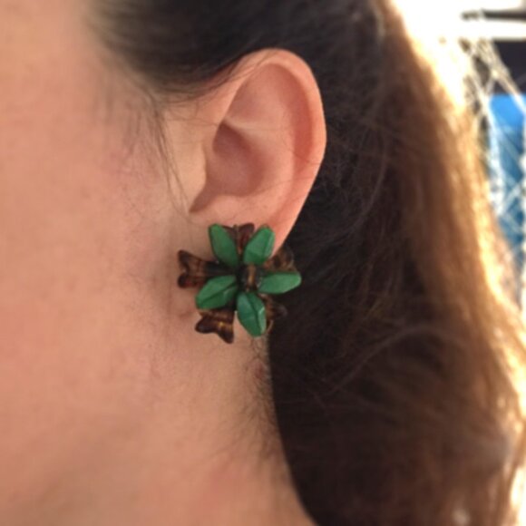 Vintage Beaded Earrings | Green + Tortoise | 1950s - Picture 5 of 5